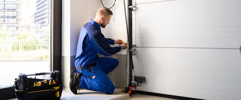 Emergency Garage Door Repair Cost Guide (+ Process Tips)