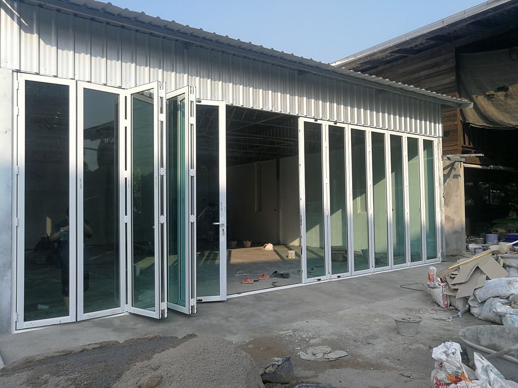 Aluminum glass pattern, folding doors