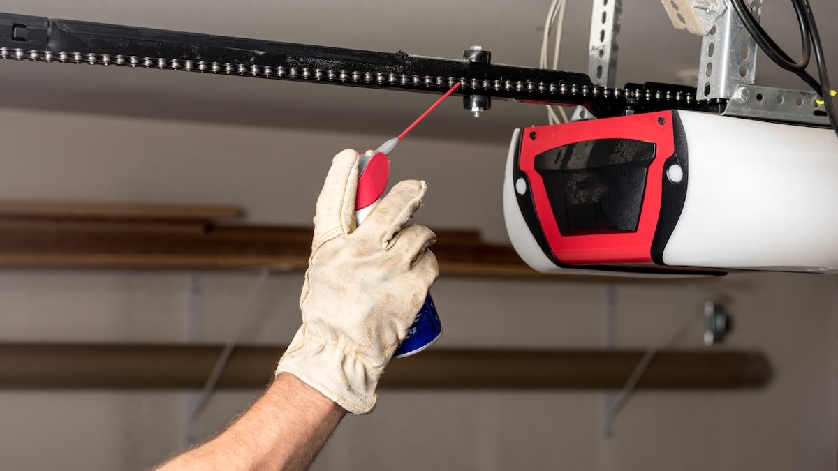7 Best Garage Door Lubricant Options (2025 Update)