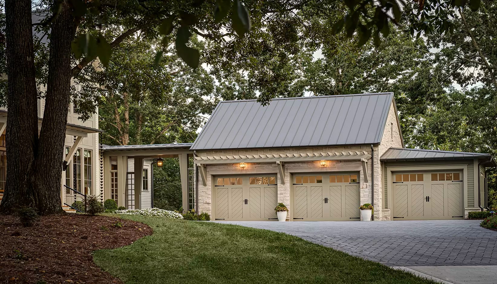 detached three stall garage